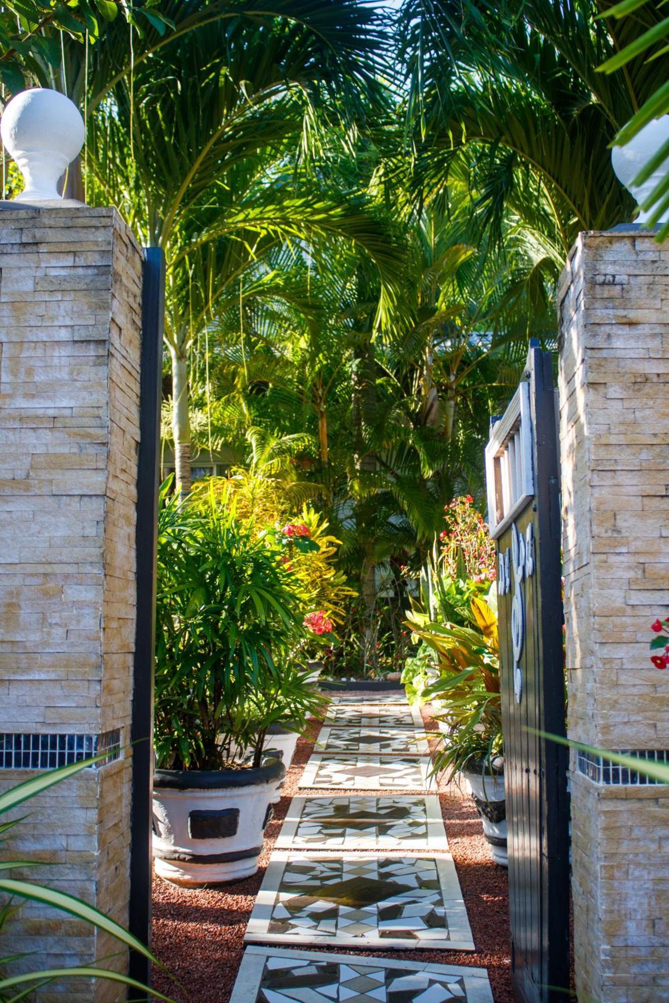 Nid'Aigle Lodge Baie Sainte Anne Eksteriør billede