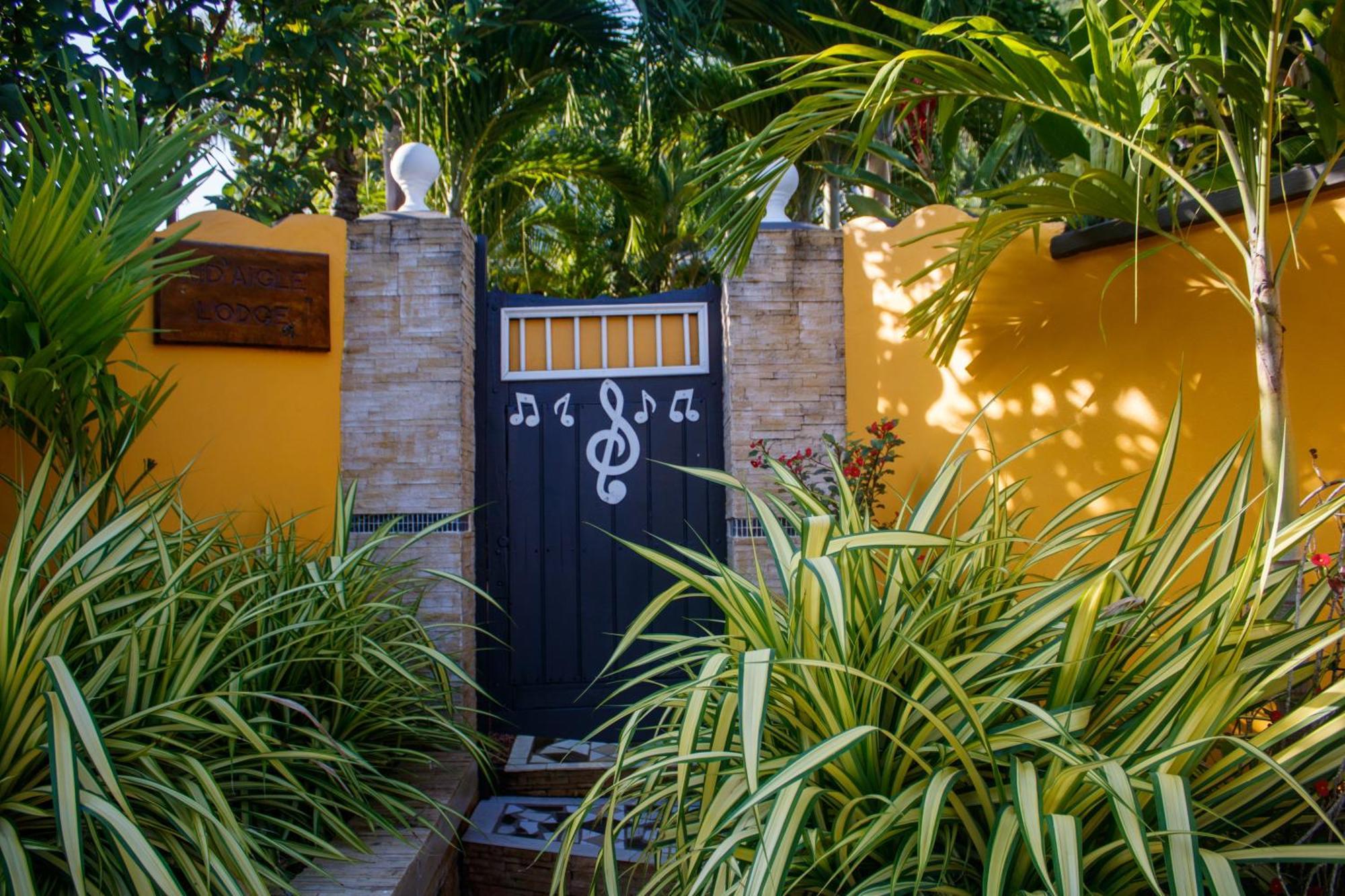 Nid'Aigle Lodge Baie Sainte Anne Eksteriør billede