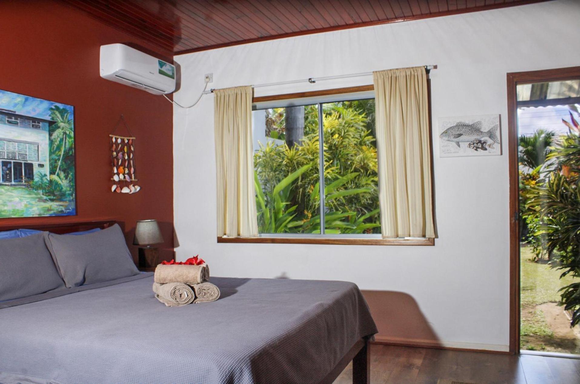 Nid'Aigle Lodge Baie Sainte Anne Eksteriør billede